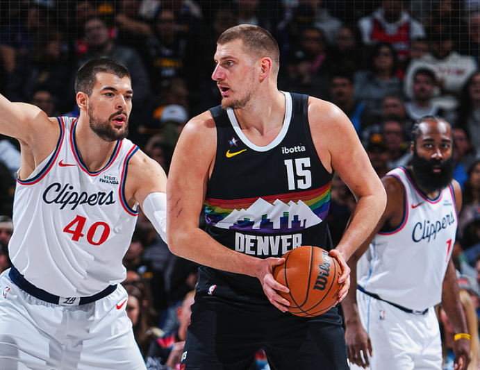 九游电脑版-场均29分12板11助，意料之中三连败！你要这么打，MVP该拱手让人